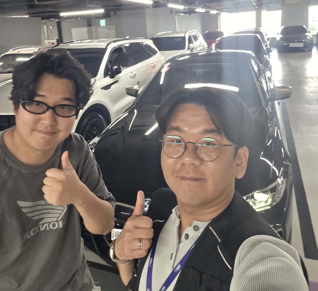 옵션과 색상을 조정해 만난 I4 M50 중고차리스