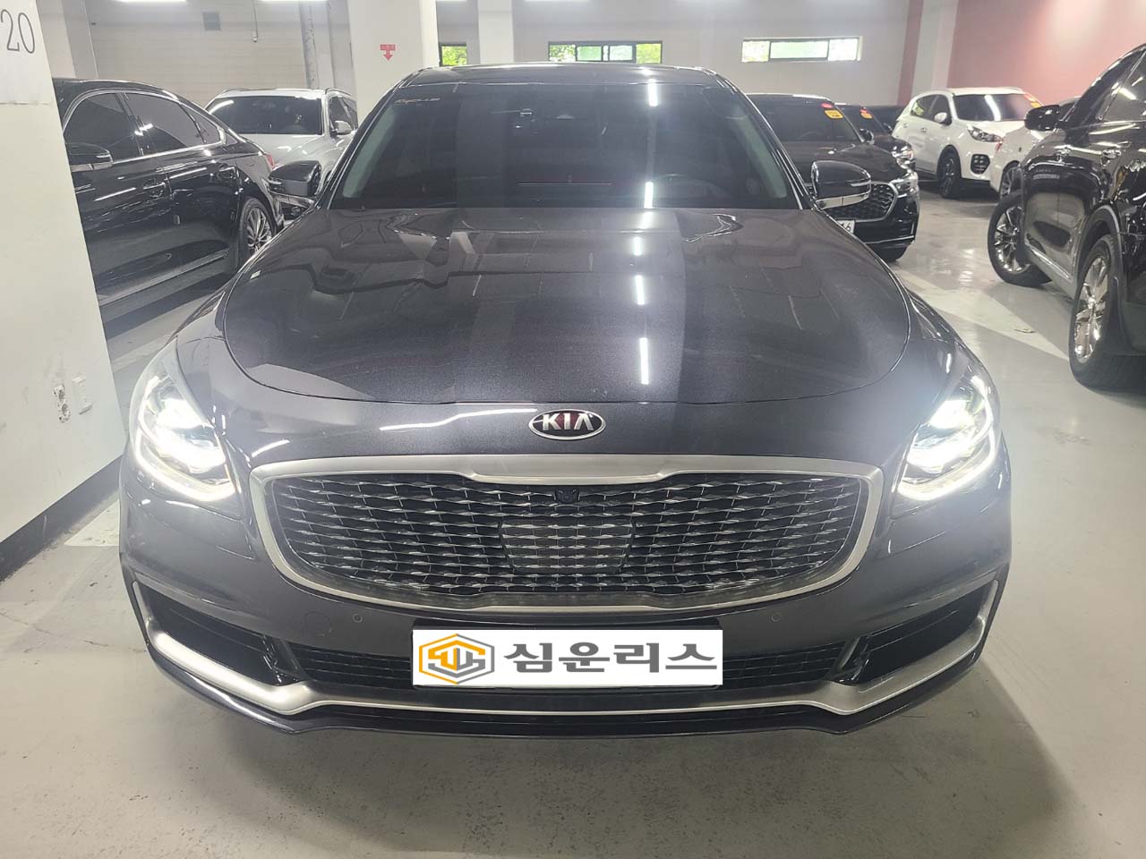 옵션과 킬로수 좋은 더K9 중고차리스