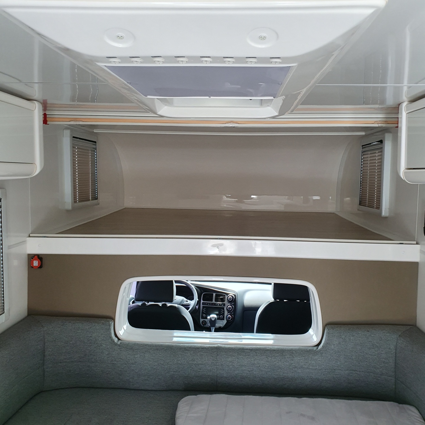 jvy2qc01835.jpg