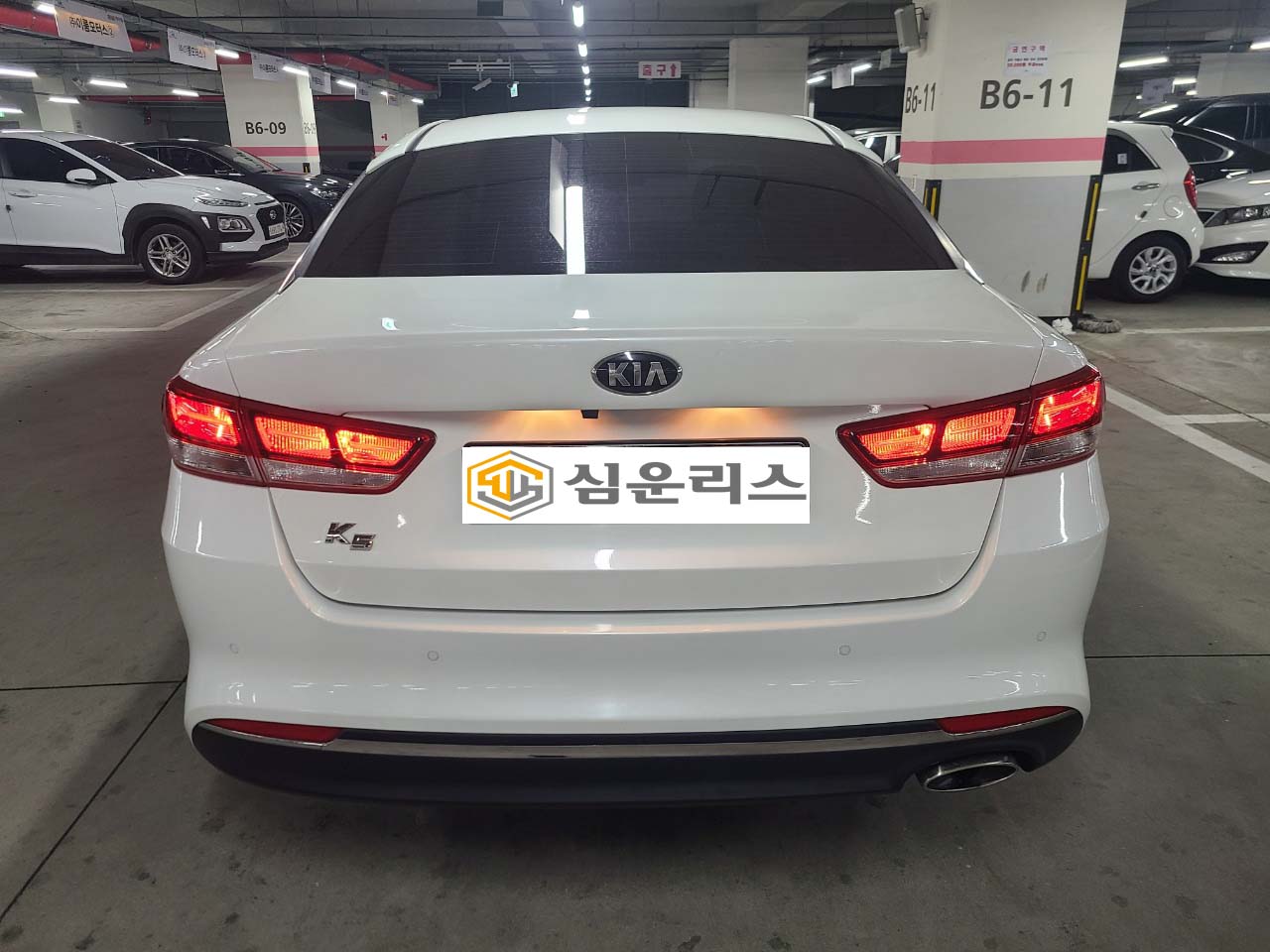 1iu881b346um.jpg